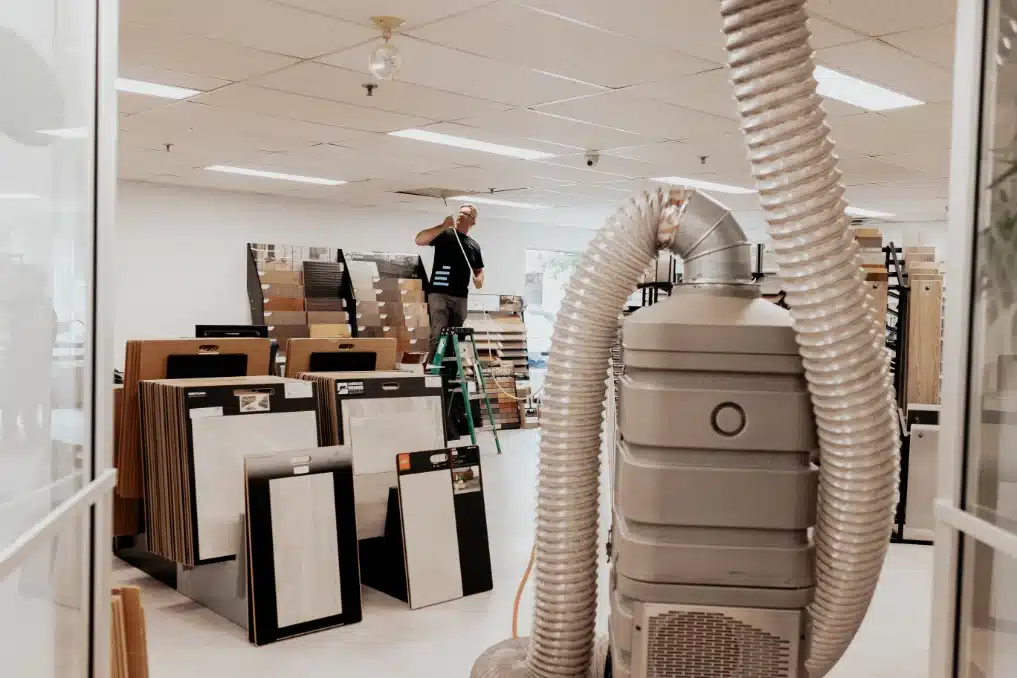 Nettoyage de conduits de ventilation à Québec par Océanick Nettoyage, en espace commercial